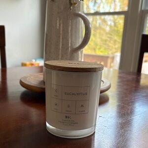 Eucalyptus Scented Candle with Wooden Lid